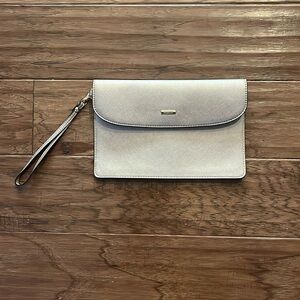 Lovevook Wristlet